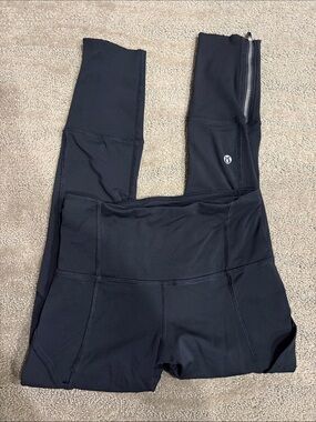 Lululemon High-Rise Black Workout Leggings with Leg Zipper size 2